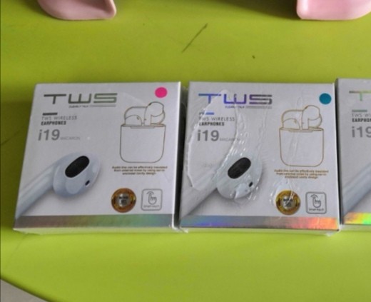 Tws wireless earphones i19 hot sale macaron