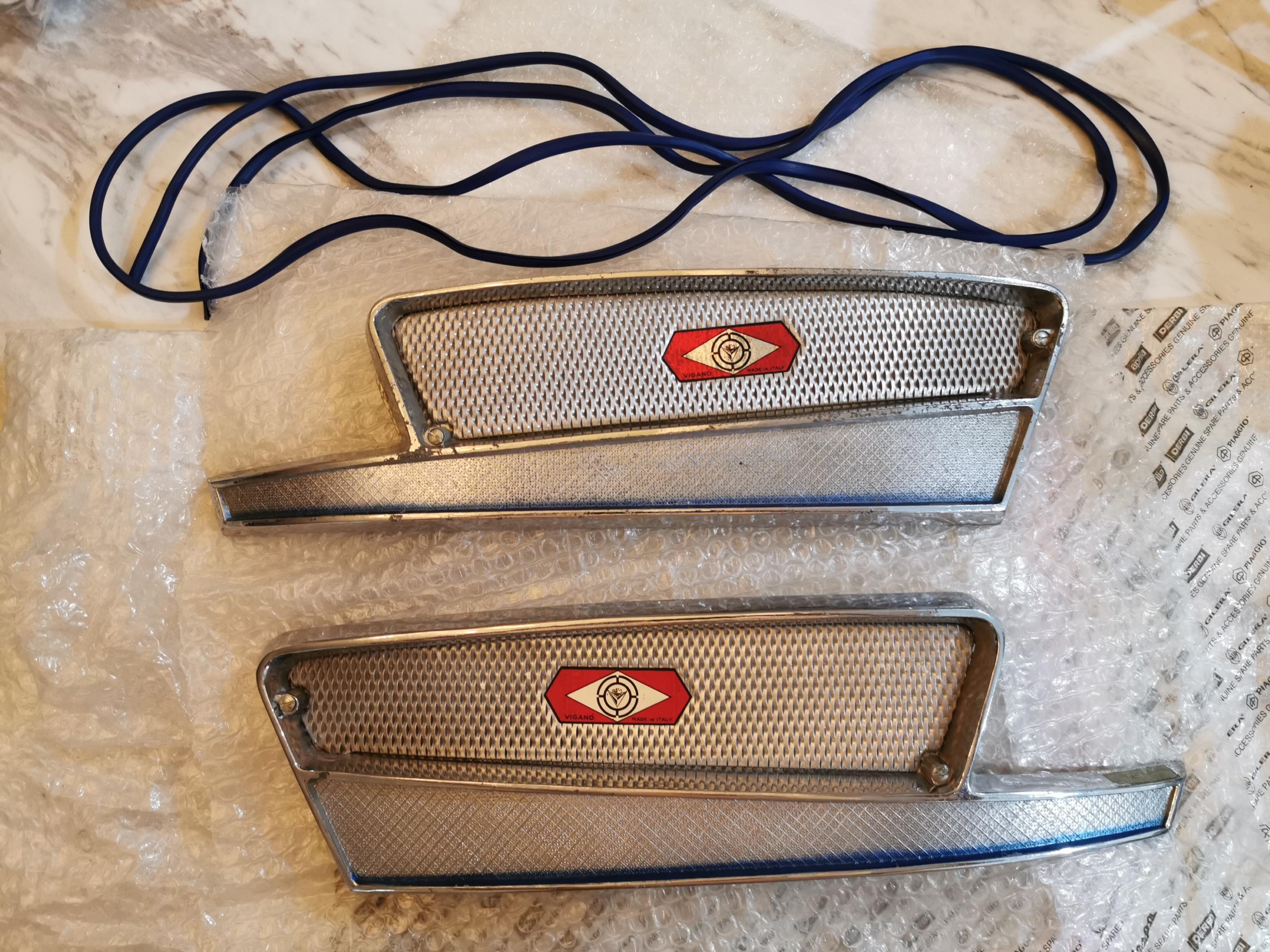 当時物】VESPA ラージボディ用サイドパネル飾り Vigano