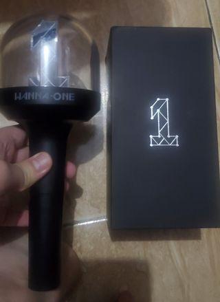 Official Nablebong Wanna One Lightstick Complete with Box (with free Kang Daniel danityst photocard)