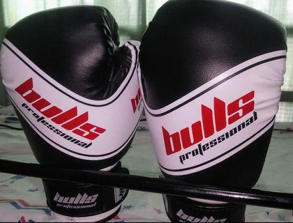 Bulls professional boxing gloves 💯 original