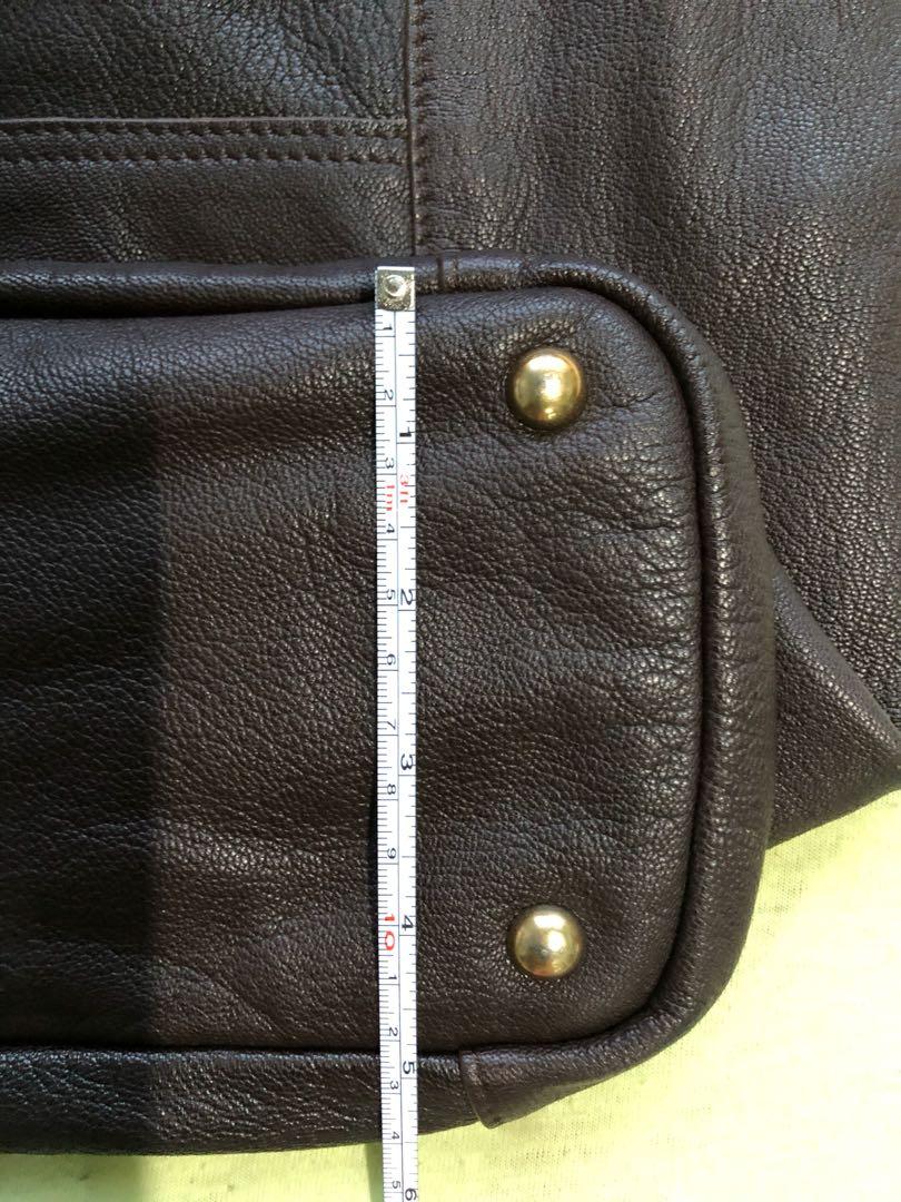 Authentic Saint Laurent Brown Bag (Category: Luxury Bags & Wallets) located in Manila. Submitted by toothless.project (Listing ID 283060510, Image 2). Description: With Care Card and Authentication Codes shown on Picture.