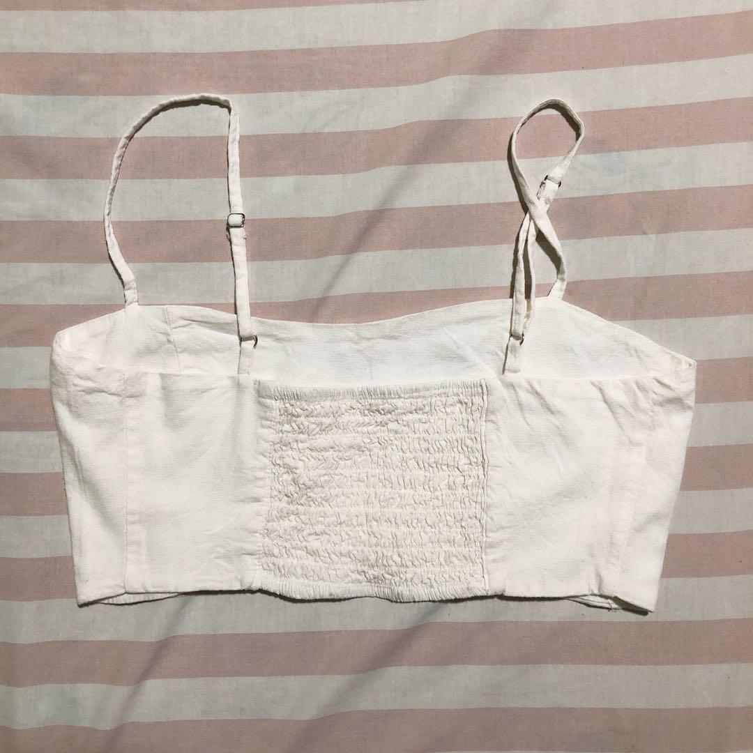 Brandy Melville Cream Crop Top (Category: Others Tops) located in Quezon City. Submitted by _belleph (Listing ID 283142642, Image 2). Description: .