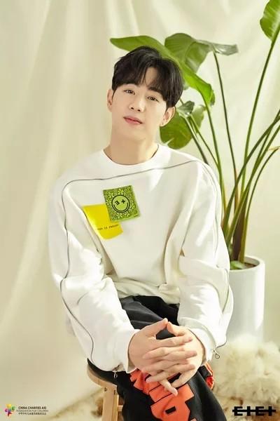 Mark tuan clearance sweater