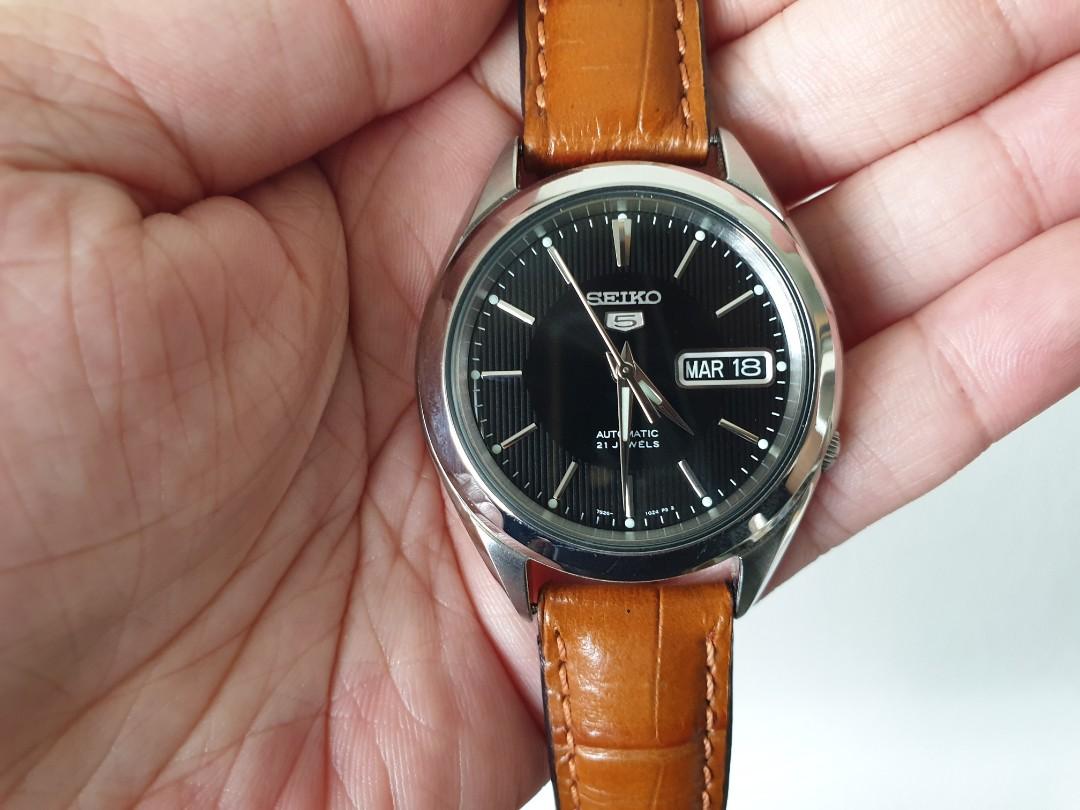Seiko 5 “Hodinkee” SNKL23 black automatic watch, Men's Fashion, Watches &  Accessories, Watches on Carousell