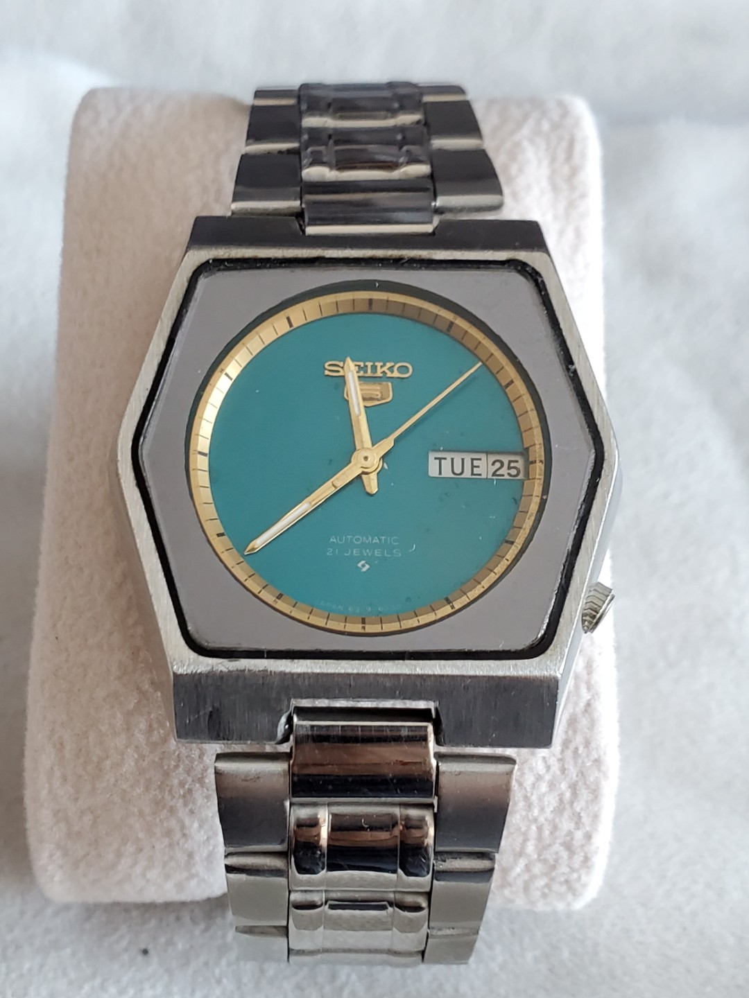 Vintage Seiko 5 Automatic Hexagon Watch, Women's Fashion, Watches &  Accessories, Watches on Carousell