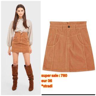 Stradivarius skirt