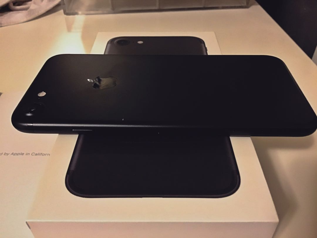 Apple IPhone 7 ( 128 GB ) ( Excellent Condition )