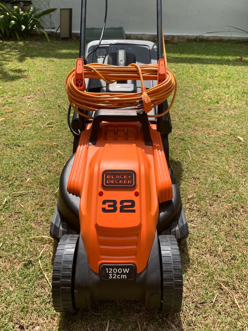 Black & Decker 12 in. 6.5A Electric 3-in-1 Compact Lawn Mower at