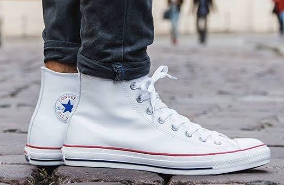 terrorist klassekammerat Stilk Converse All Star Chuck Taylor High Top - White (with tag), Men's Fashion,  Footwear, Sneakers on Carousell