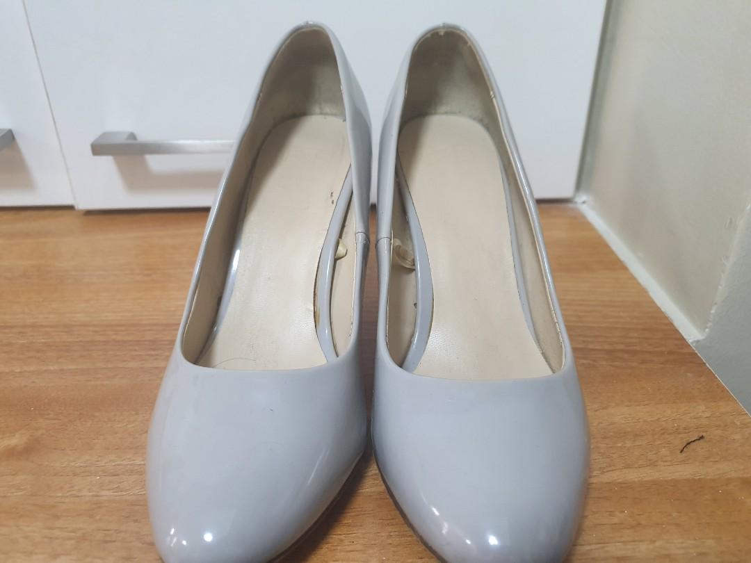 F&F Pumps (Office Wear) (Category: Heels) located in Mandaluyong City. Submitted by chic.picks (Listing ID 283388229, Image 1). Description: signs of usage were shown in pictures.