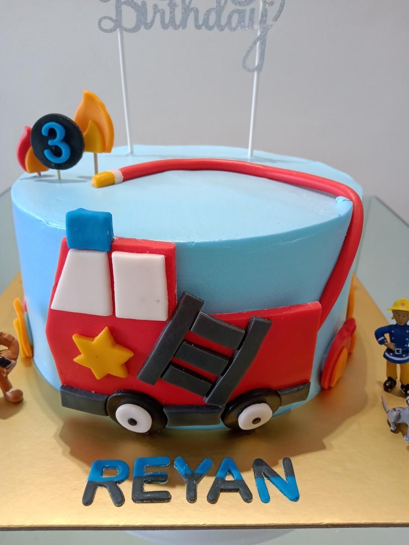 Fire Truck Designer Cake - JUNANDUS
