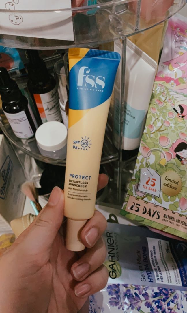 For Skin Sake Fss Weightless Sunscreen Protect With Niacinamide Kesehatan Kecantikan Kulit Sabun Tubuh Di Carousell