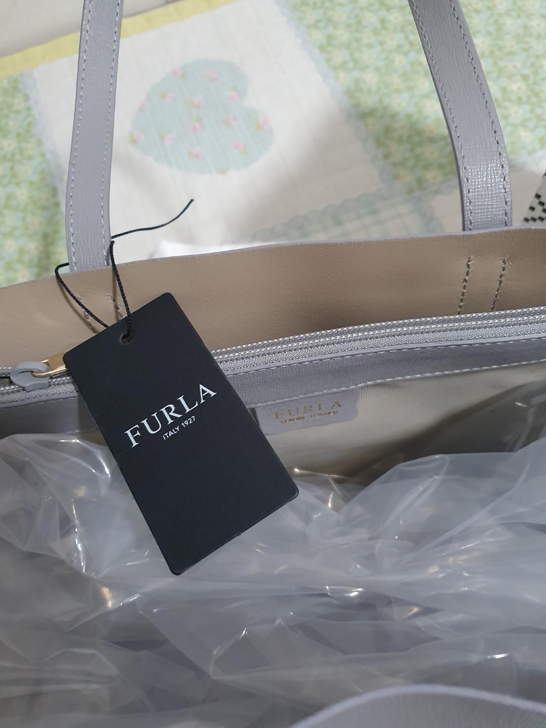 Furla Sally Medium tote bag, 女裝, 手袋及銀包, Tote Bags - Carousell