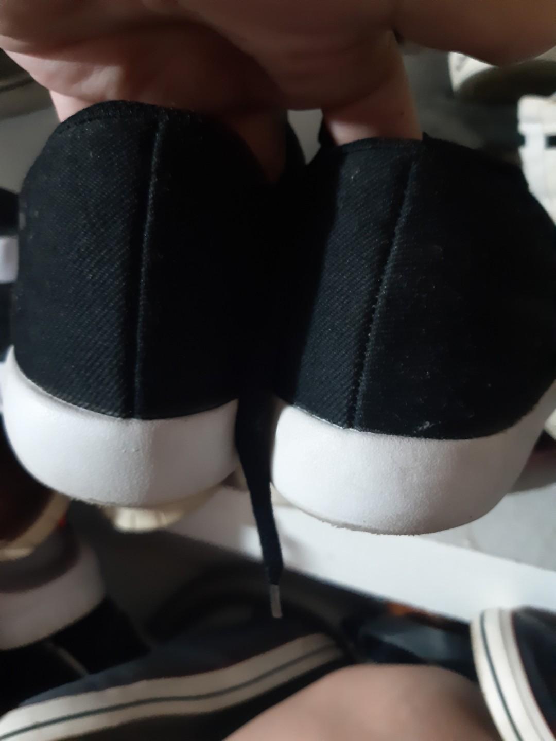 Nike (Category: Sneakers) located in Quezon City. Submitted by weenn5 (Listing ID 283247441, Image 3). Description: bihira magamit. super light weight po very nice pa po.