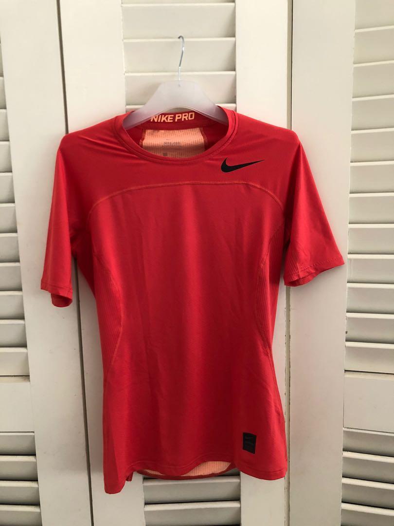 NIKE PRO HYPERCOOL Compression (Category: Sleeveless) located in Petaling Jaya. Submitted by alphathunder (Listing ID 283303341, Image 1). Description: Price include postage .