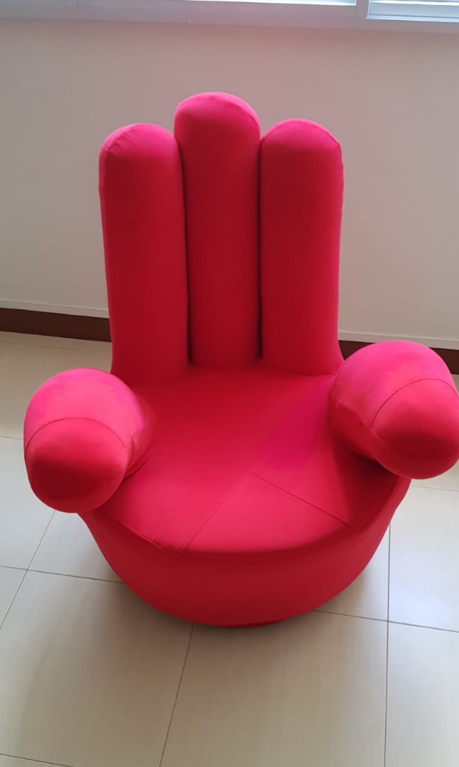 Hand top chair red