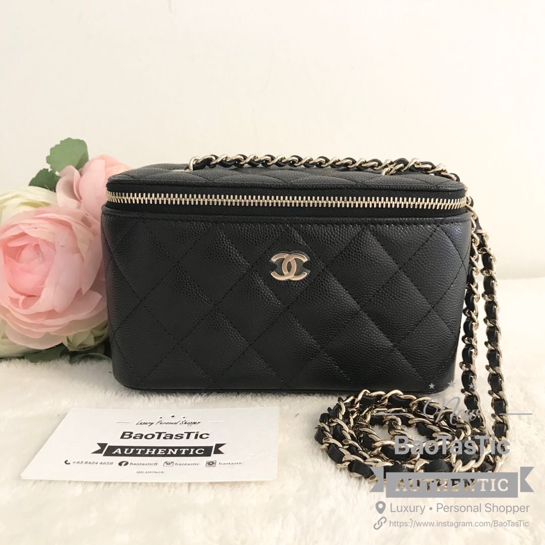 ✖️SOLD✖️ Brand New Chanel Small Vanity with Classic Chain