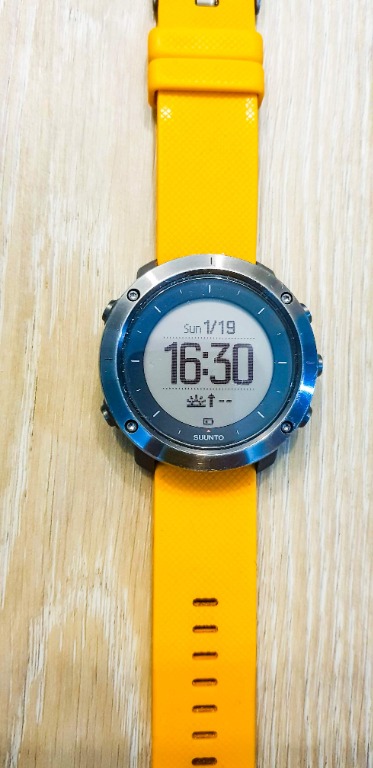 Suunto traverse amber sales gps