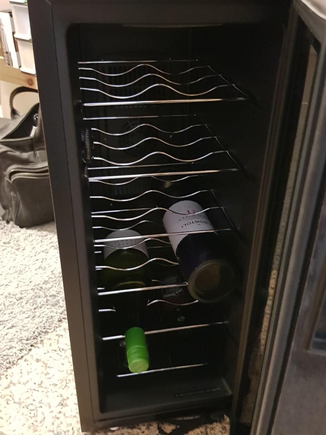 Wine cooler and fridge, TV & Home Appliances, Kitchen Appliances, Refrigerators & Freezers on