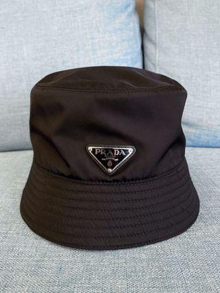 Prada 黑色 三角鐵牌 漁夫帽 全新