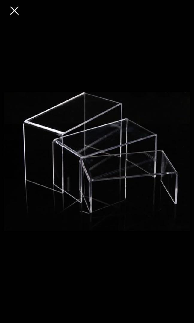 Acrylic U riser (Category: Other Stationery & Craft) located in Singapore. Submitted by thatsmynamehaha (Listing ID 283422550, Image 1). Description: Acrylic U riser Custom made .