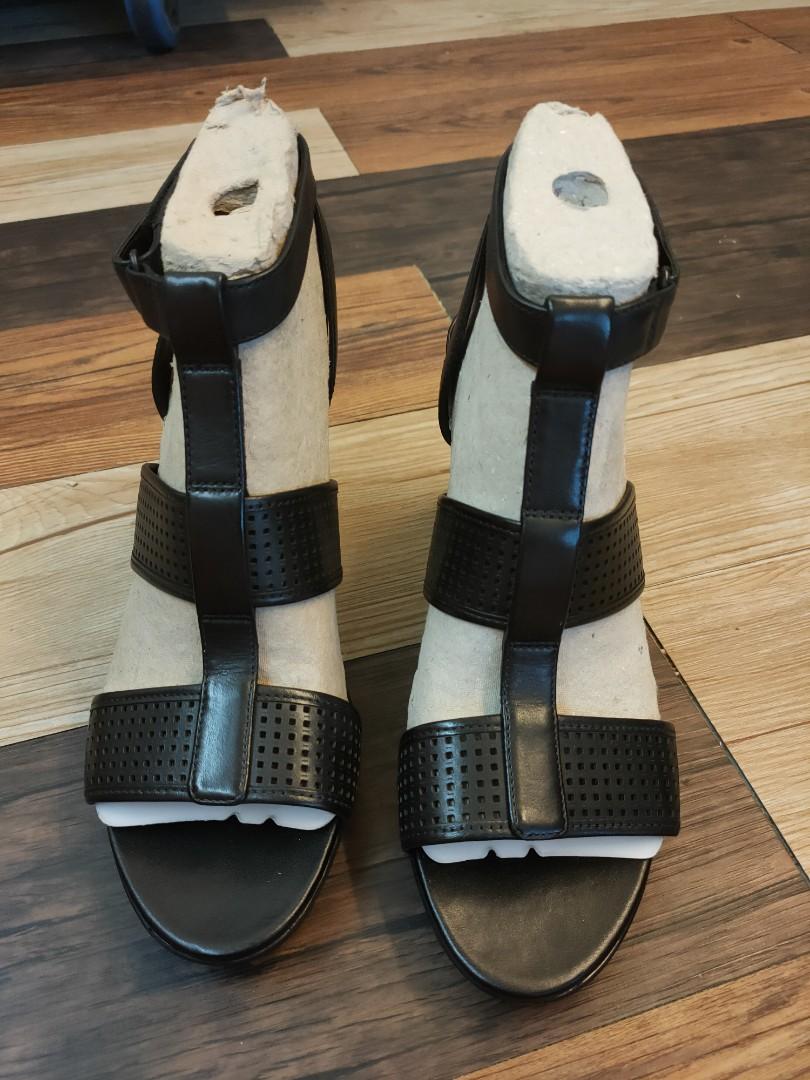 Clarks pastina sales