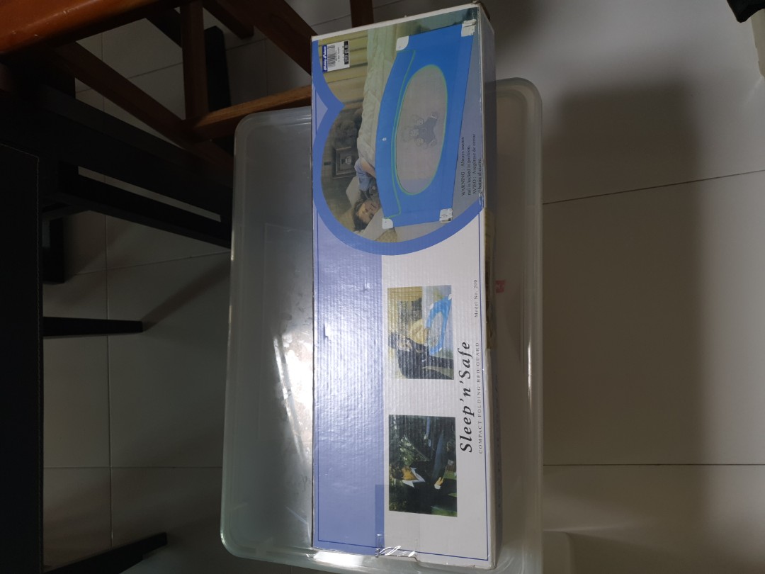Compact folding bed guard., Babies & Kids, Baby Nursery & Kids