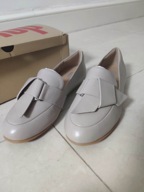Fitflop lena top knot loafer