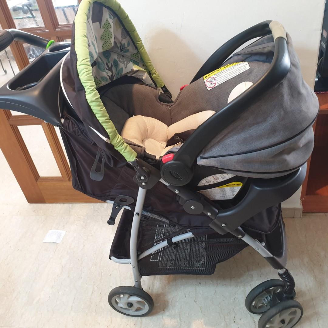 Graco SnugRide Click Connect 35 car seat and stroller combo