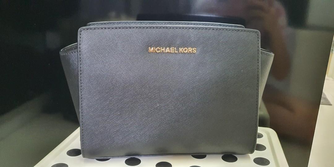 Michael Kors Selma Medium Messenger Bag Women s Fashion Bags