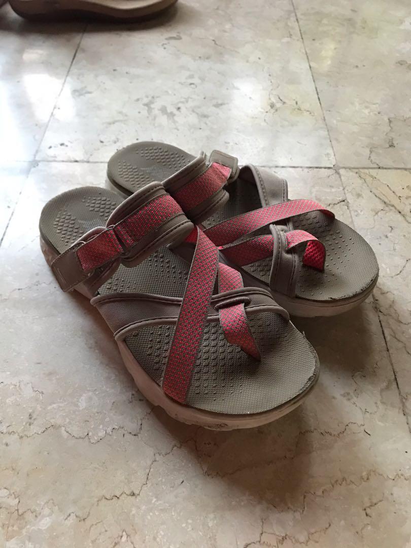 skechers slippers size 7