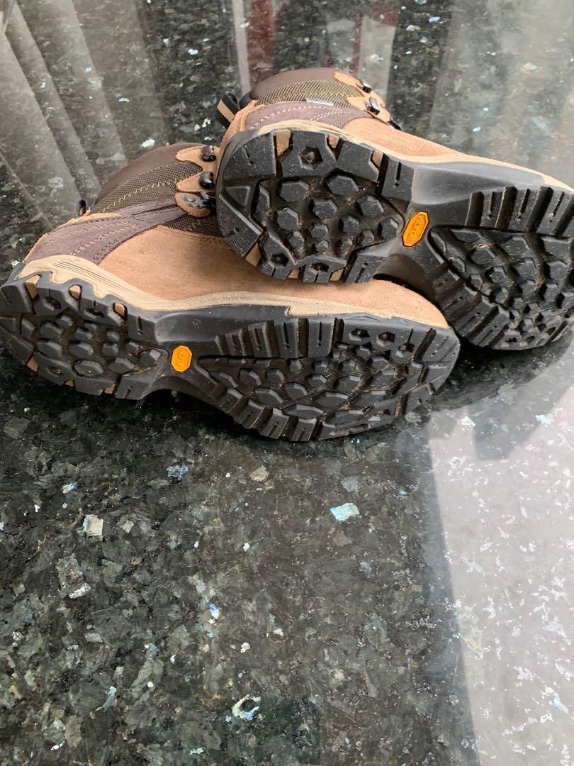 Asolo Gore Tex 登山 行山高筒防水行山鞋 運動產品 其他運動產品 Carousell Asolo Gore Tex 登山 行山高筒防水行山鞋 運動產品 其他運動產品 Carousell