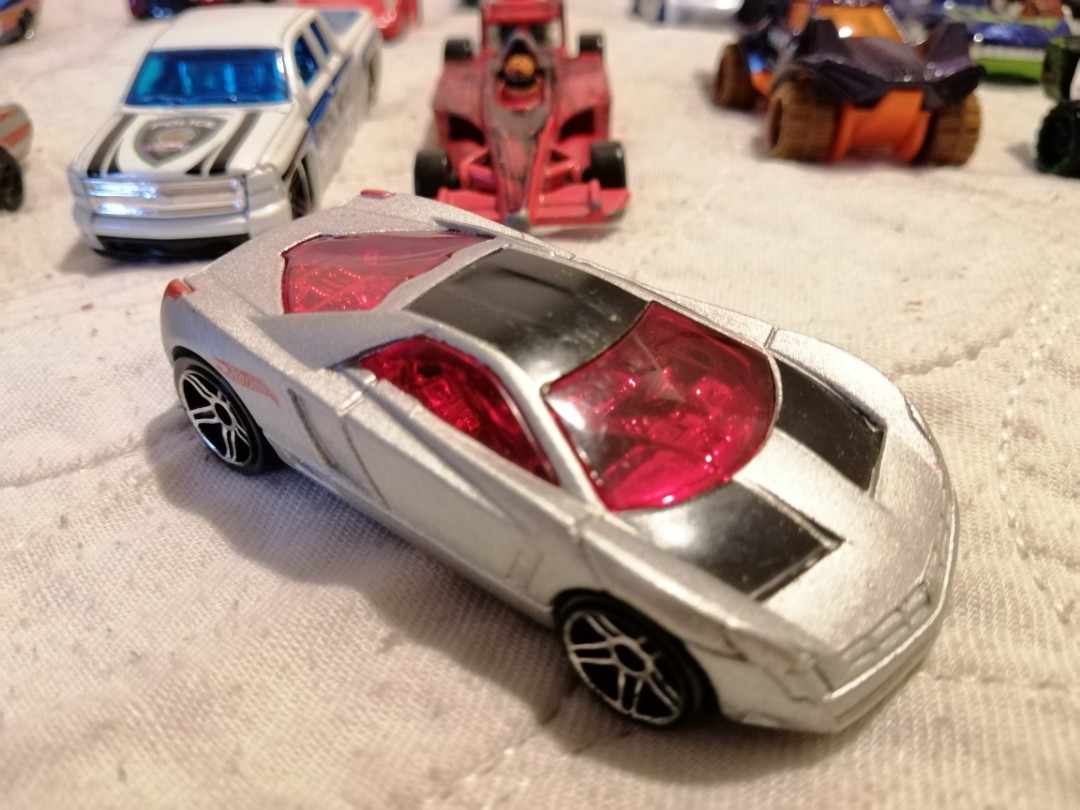 silver hot wheels car