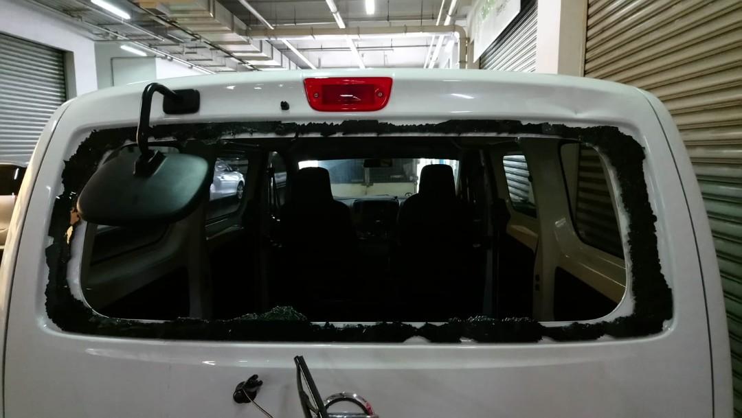 NV200 REAR WINDSCREEN REPLACEMENT, Car Accessories, Accessories on Carousell