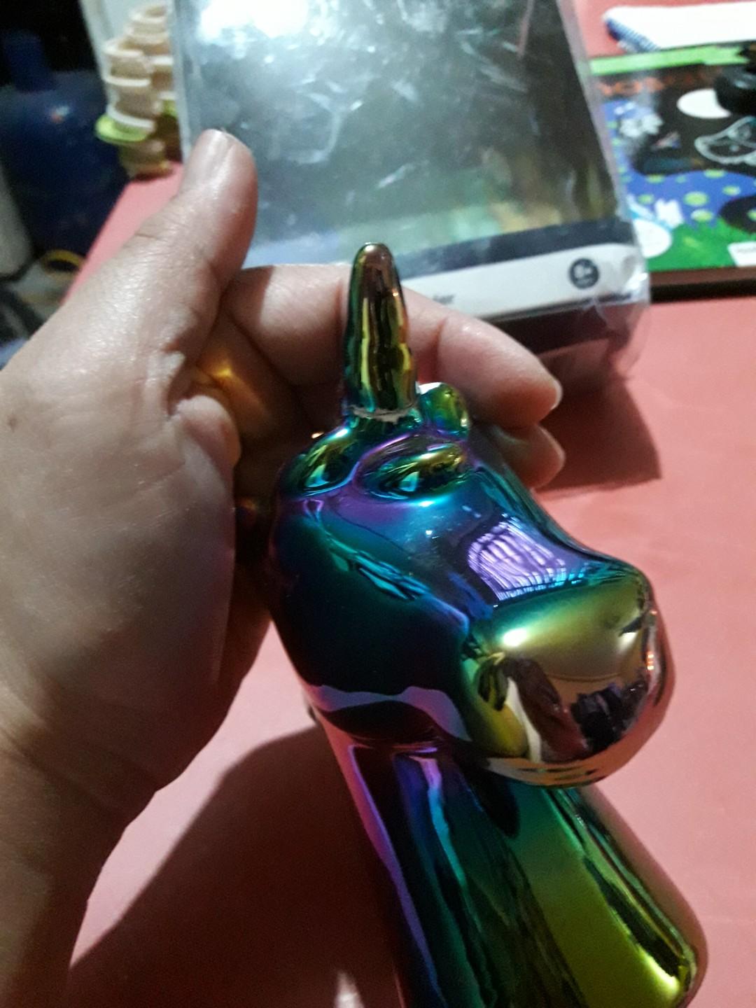 Unicorn Pen Holder (Category: Stationery & School Supplies) located in Las Pinas. Submitted by jaziyah4 (Listing ID 283679446, Image 3). Description: New but damage horn (fixed already by migthy bond). Ombre Unicorn Pen Holder. Color metallic rainbow. Material ceramic.