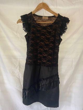 Black lacy dress