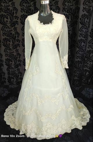 Wedding gown (maternity cut)
