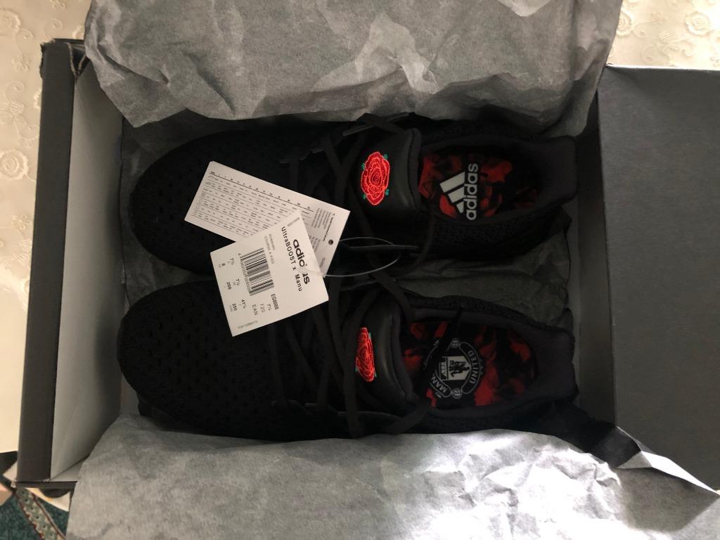 Man u ultra boost hotsell