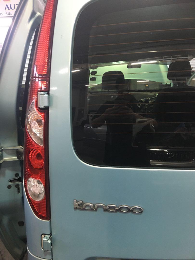 Car air cond service Renault Kangroo replace evaporator cooling coil