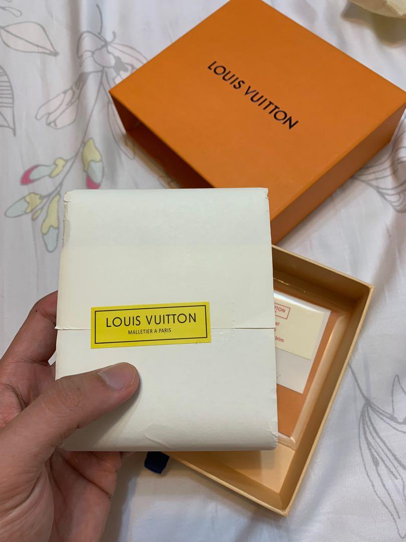Louis Vuitton Multiple Wallet Monogram Grey in Titanium CanvasLouis Vuitton  Multiple Wallet Monogram Grey in Titanium Canvas - OFour
