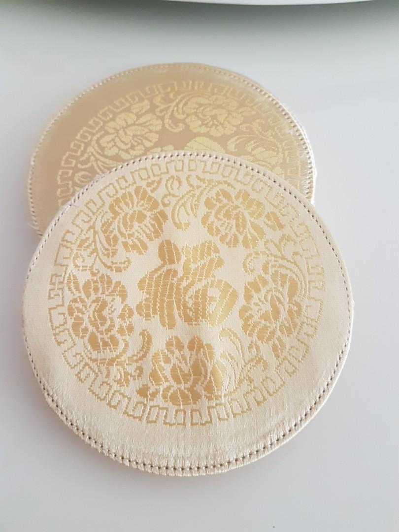 Coaster (Category: Craft Supplies & Tools) located in Singapore. Submitted by ok3456 (Listing ID 283761323, Image 1). Description: Two selections available: 1. Silk like Embroidered Coaster (gold), a set of 6 pcs 2. Silk like Embroidered Coaster (red), a set of 6 pcs Can be sold separately at $5/set Two sets will be sold at 20%, i.e. $8 in total.