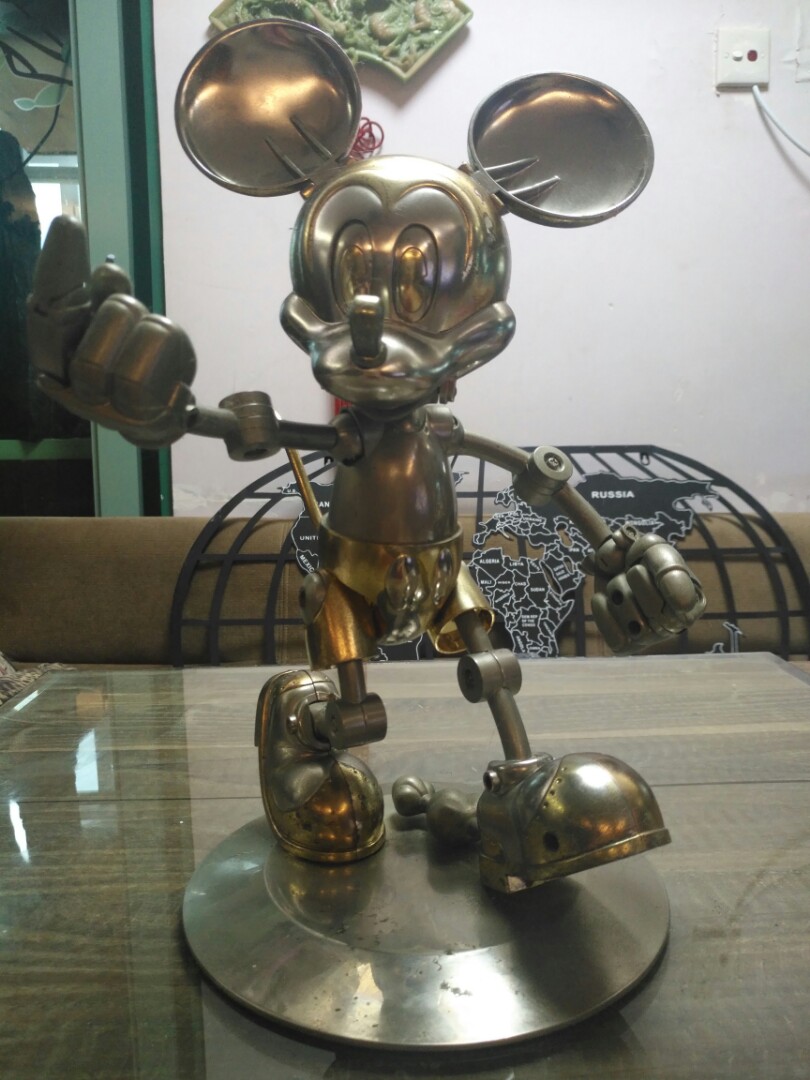 迪士尼未來米奇空山基設計絕版限量1000件Future Mickey, 興趣及遊戲, 玩具& 遊戲類- Carousell