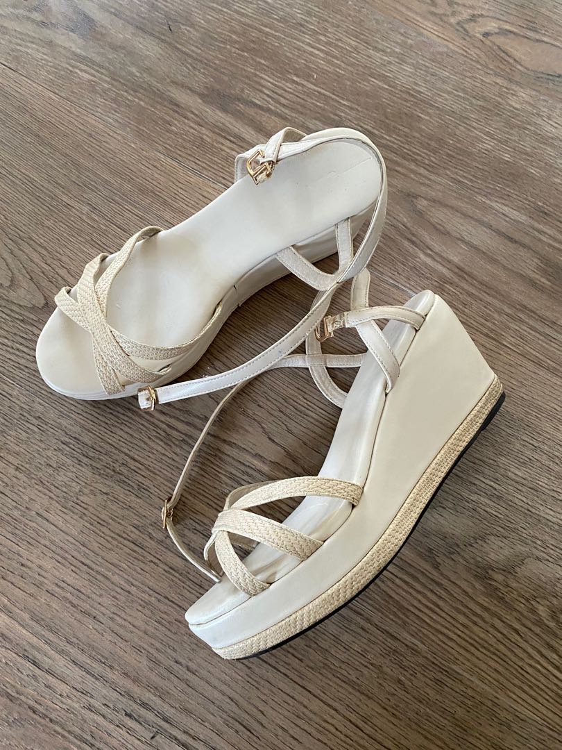 Sandales à Plateforme (Wedges) Céline – Taille UK 4 – Couleur Noir – Occasion – Talon Moyen