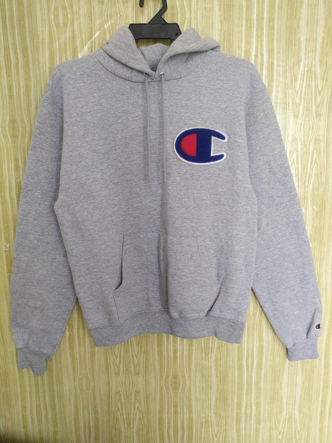 Big champion best sale logo sweatshirt