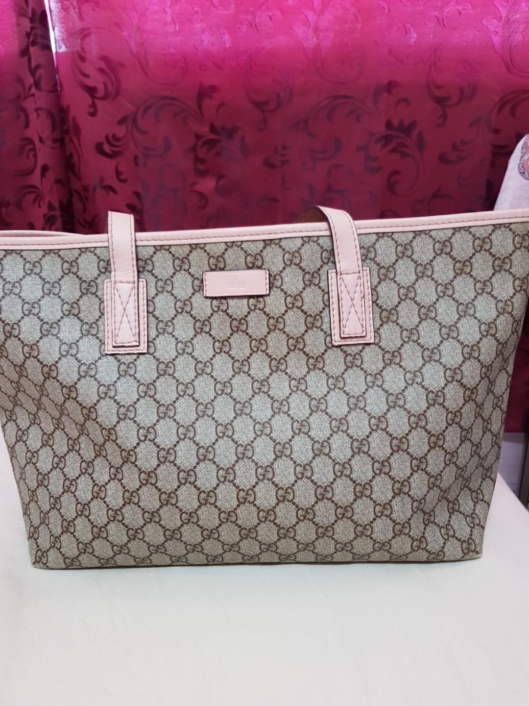Still in good condition. The original Gucci box and bag is not included. | Gucci  handbags crossbody, Gucci crossbody bag, Gucci handbags outlet