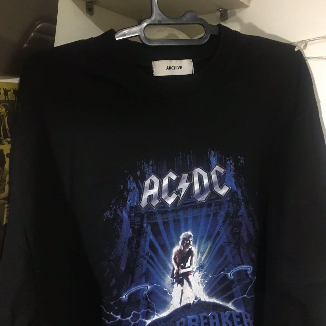 Kaos Band Acdc Men S Fashion Men S Clothes Tops On Carousell