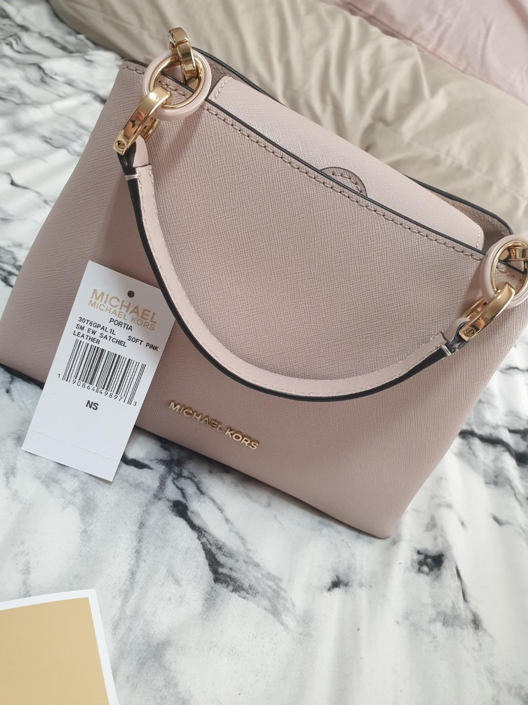 Michael Kors Small Portia handbag, Women's Fashion, Bags & Wallets, Tote  Bags on Carousell