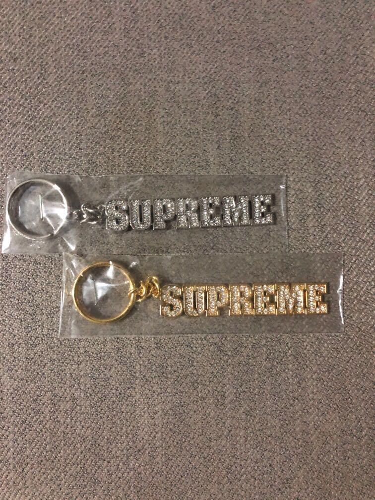Supreme block logo keychain cheap