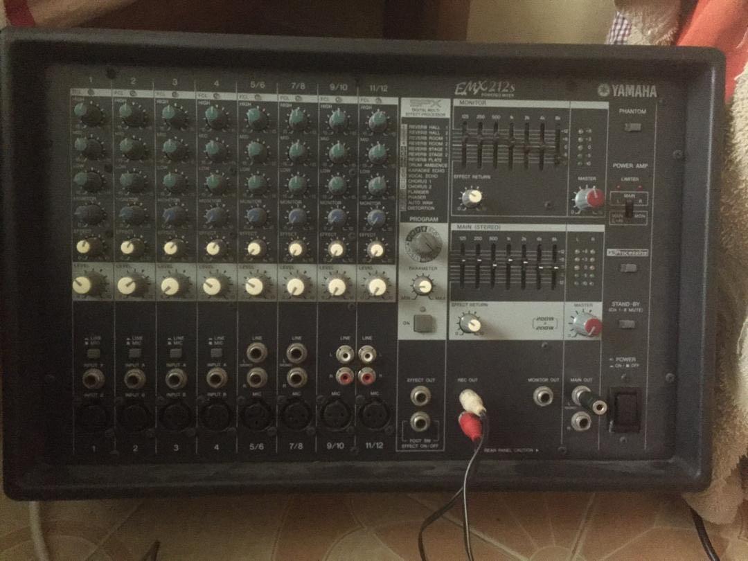 Yamaha EMX212s power mixer, Hobbies & Toys, Music & Media, Musical