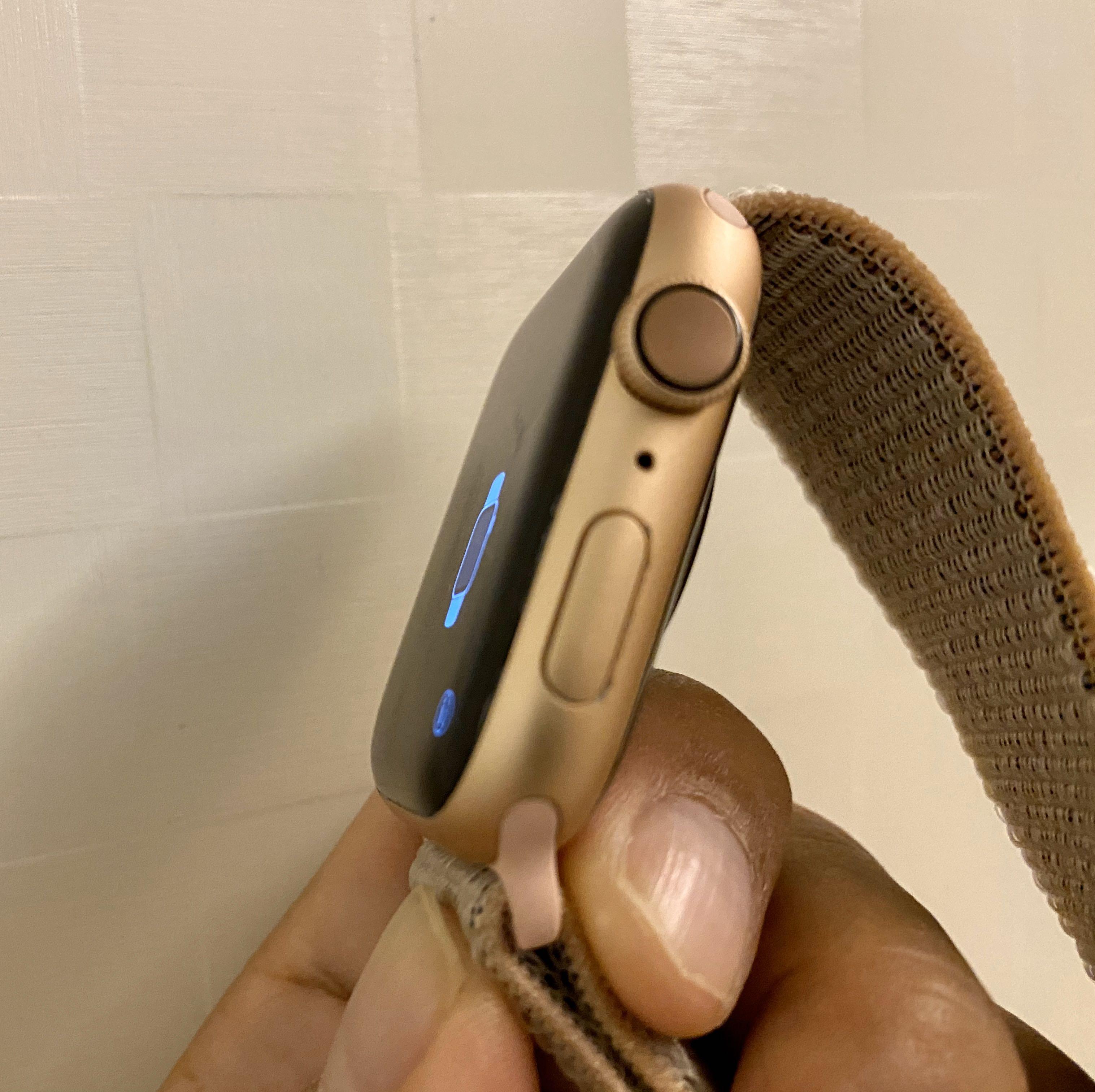 Apple Watch Series 4 GPS 44mm Rose Gold Aluminium case with sand